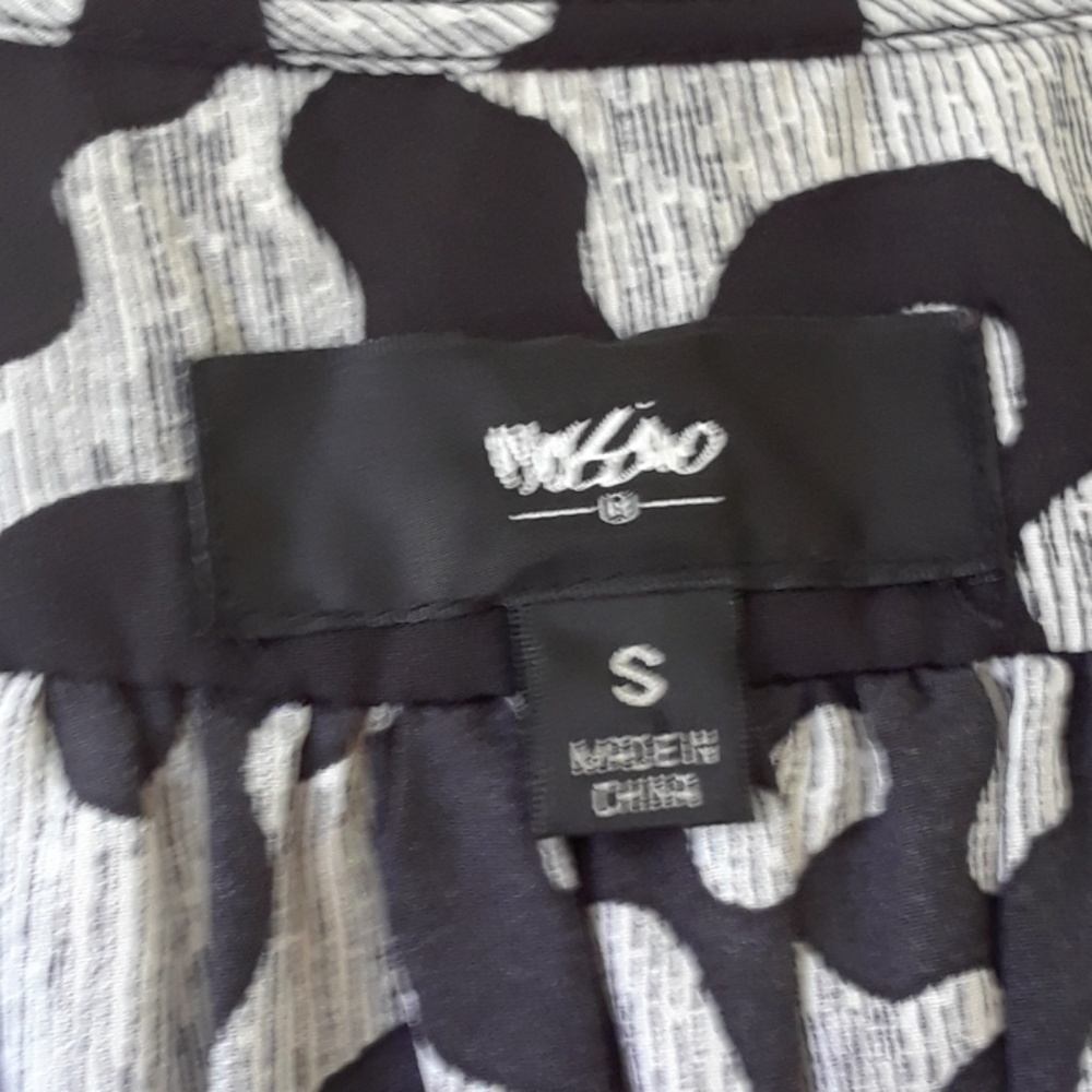 Mossimo Razor Back Tank Top - Picture 5 of 6